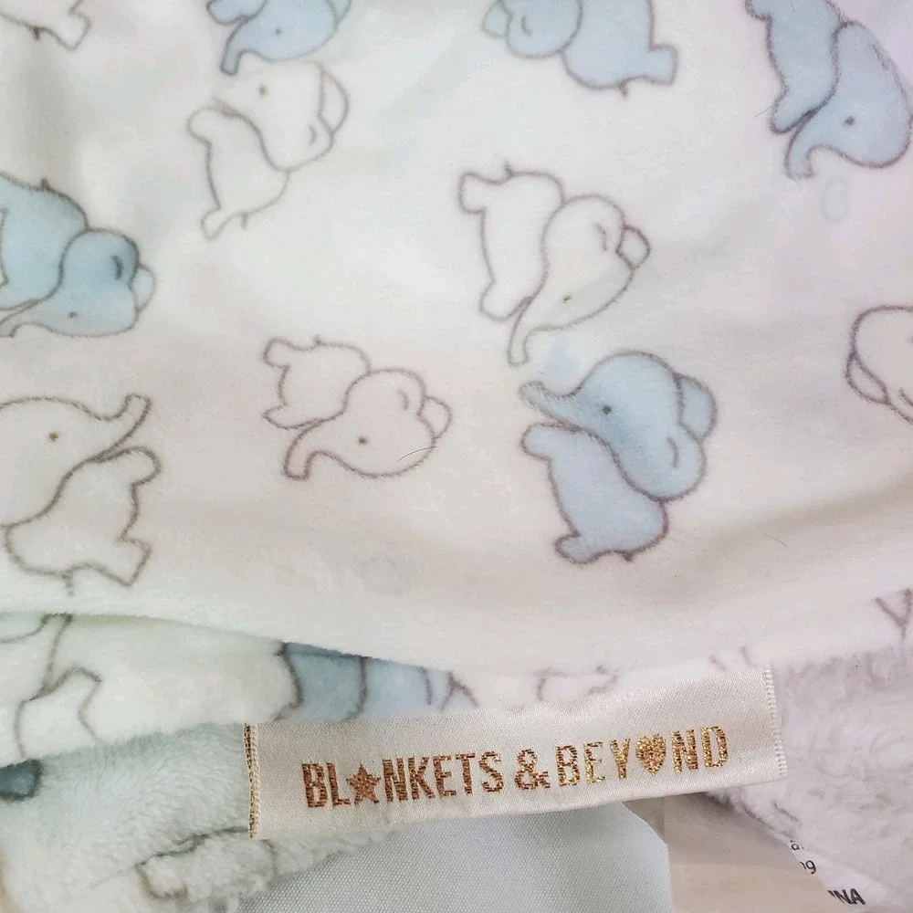 Blankets and Beyond Blue White Gray Elephant Baby Lovey‎ Security Blanket